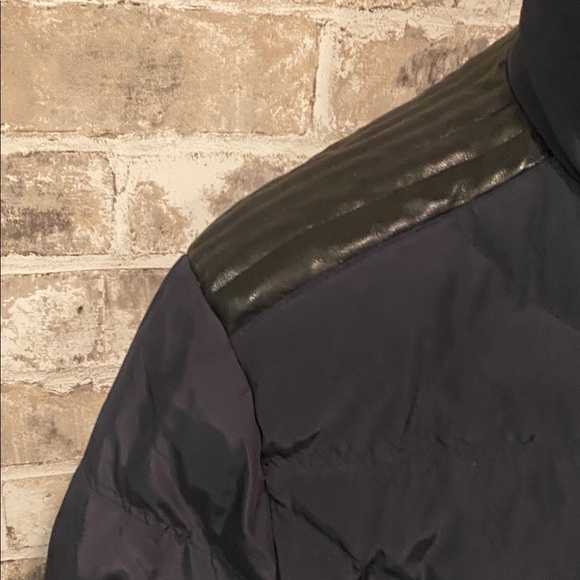 Orobo’s Long Women's Black Puffer Coat with Belted Waist. Size M. Navy/Black. - Picture 4 of 16